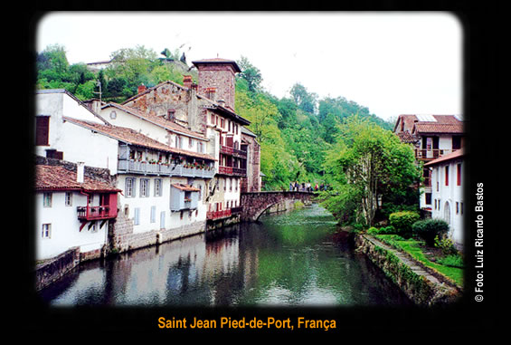 Saint Jean Pied de Port, France - by Luiz Ricardo Bastos